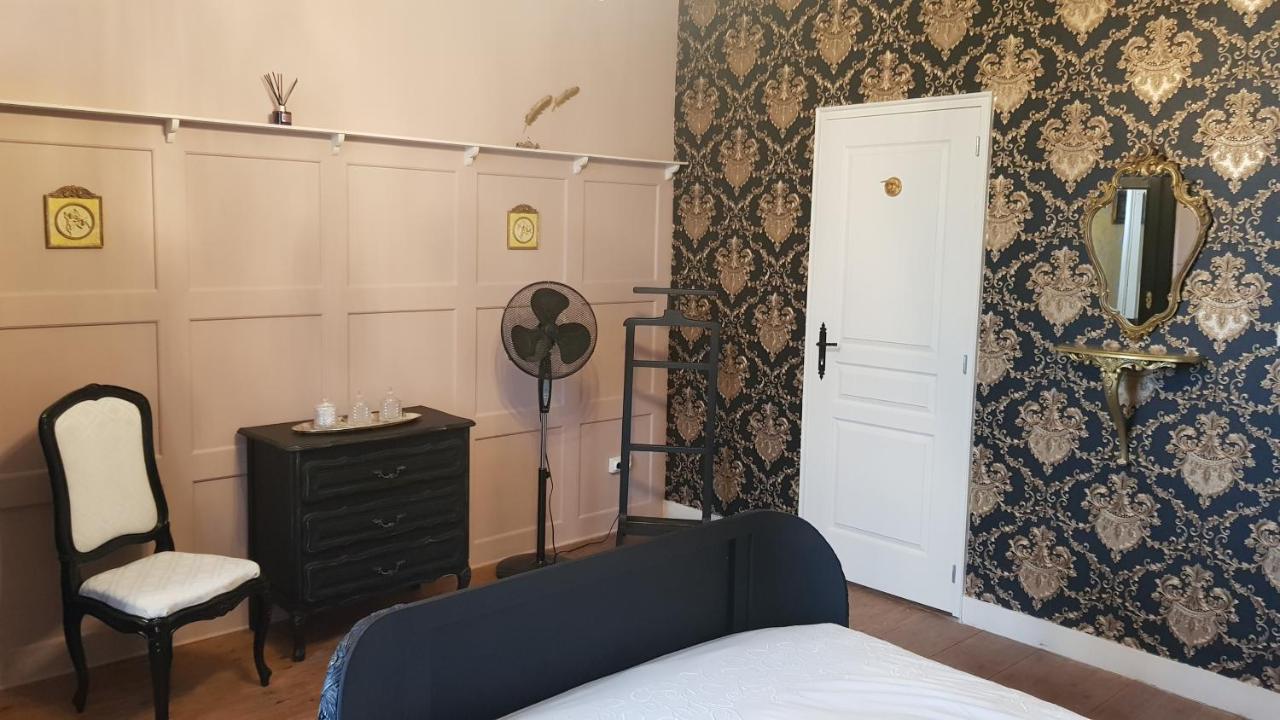 オジャック Les Cygnes Noirs Bed & Breakfast エクステリア 写真
