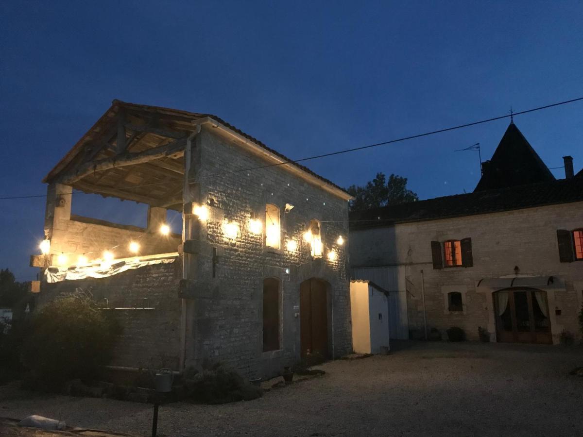 オジャック Les Cygnes Noirs Bed & Breakfast エクステリア 写真