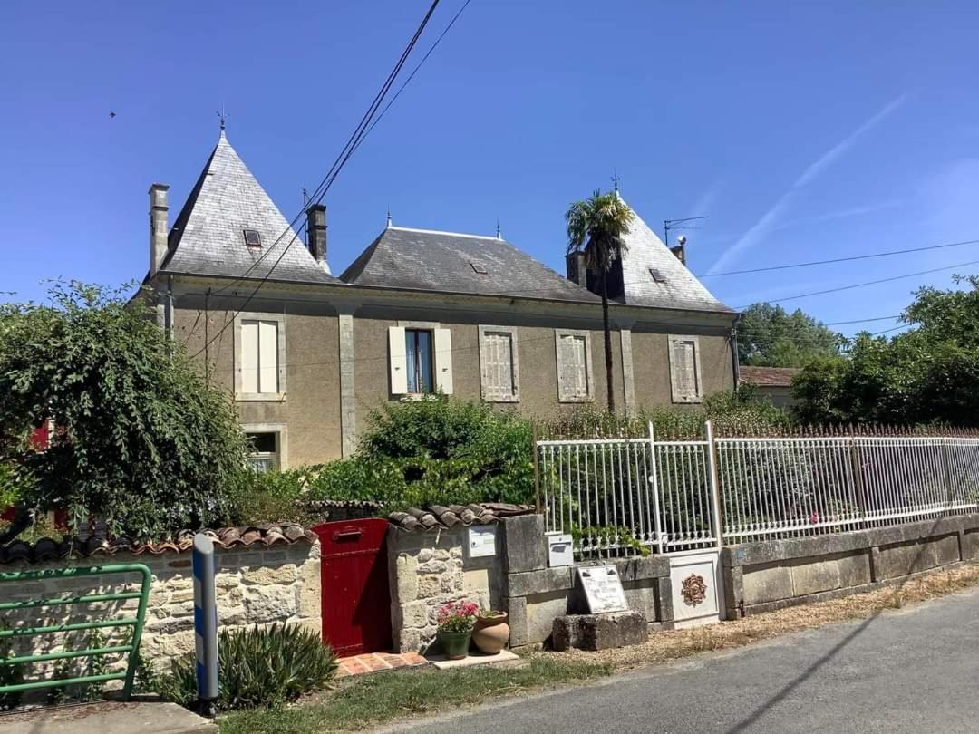 オジャック Les Cygnes Noirs Bed & Breakfast エクステリア 写真