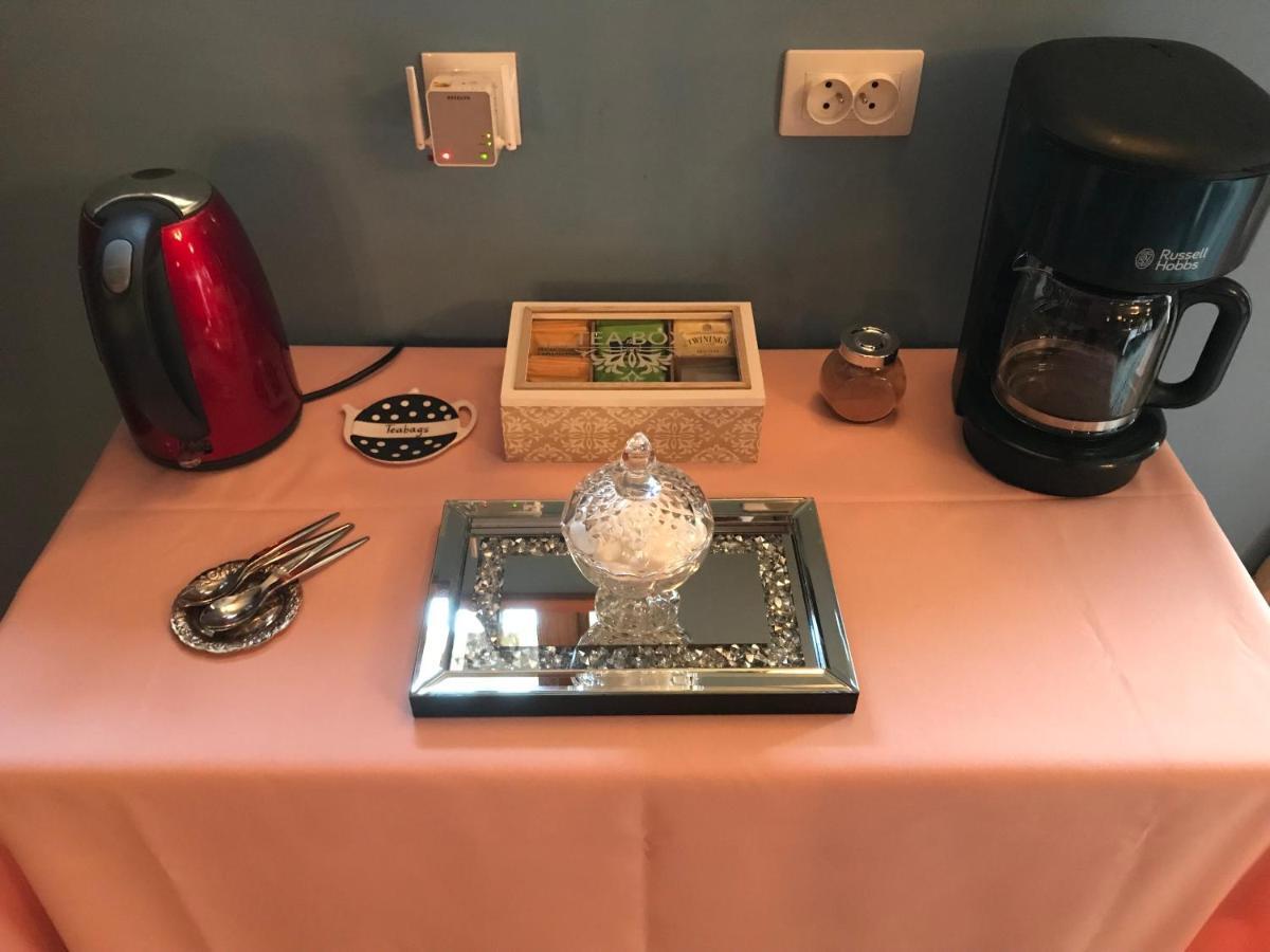 オジャック Les Cygnes Noirs Bed & Breakfast エクステリア 写真